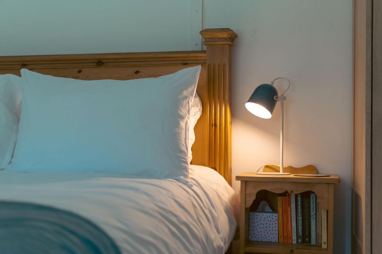 Adorable Two Bed Norfolk Broads Holiday Home - River Views With Moorings & Fishing สตาแลม ภายนอก รูปภาพ